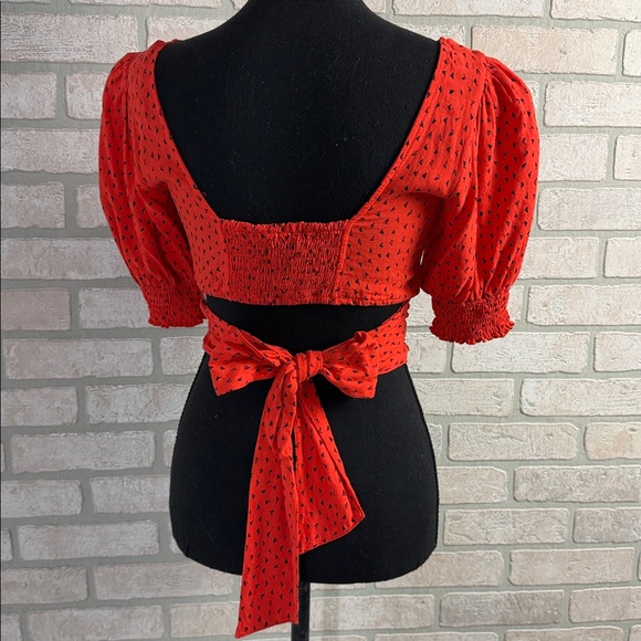 Urban Outfitters Cut-Out Crop Top Size XS - Picture 3 of 5